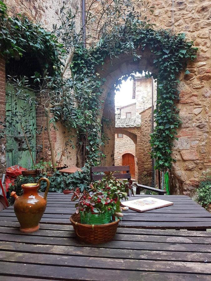 Antico Borgo Di Torri Bed & Breakfast Sovicille Bagian luar foto