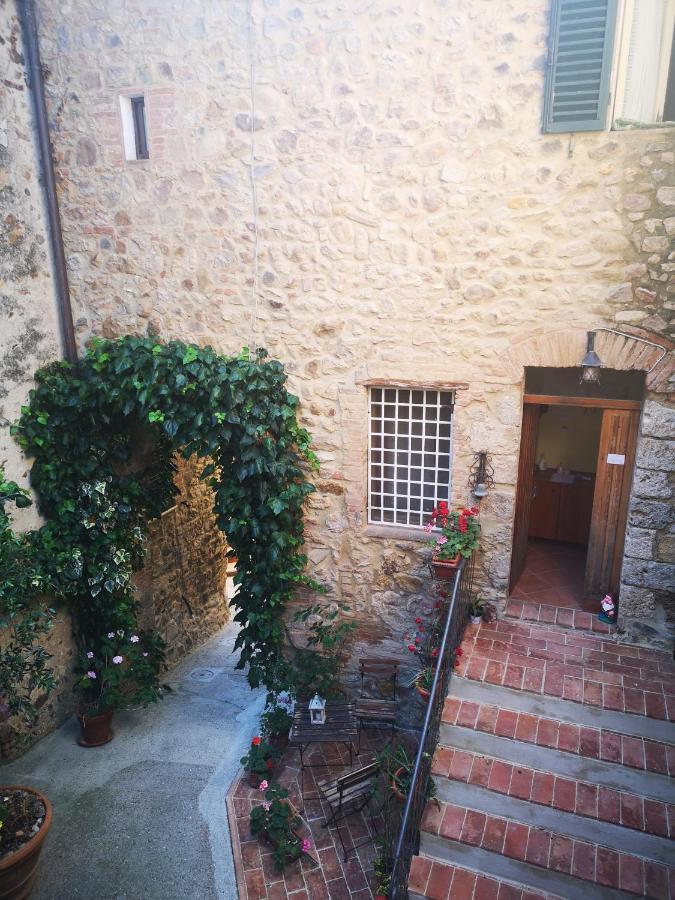 Antico Borgo Di Torri Bed & Breakfast Sovicille Bagian luar foto