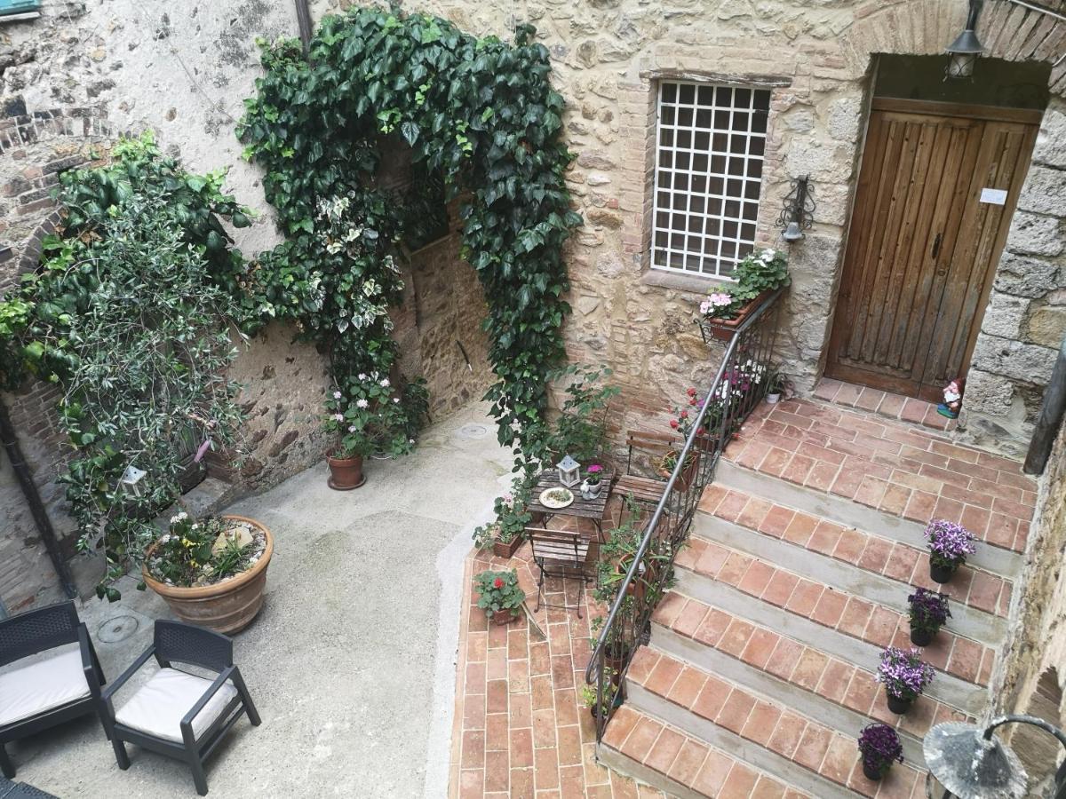 Antico Borgo Di Torri Bed & Breakfast Sovicille Bagian luar foto