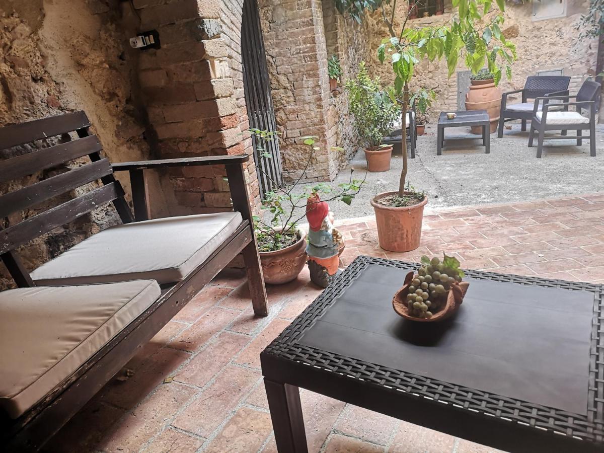 Antico Borgo Di Torri Bed & Breakfast Sovicille Bagian luar foto