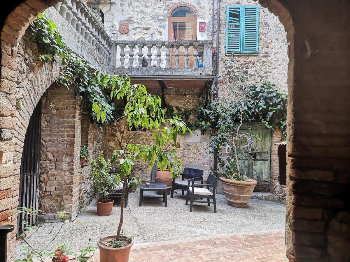 Antico Borgo Di Torri Bed & Breakfast Sovicille Bagian luar foto