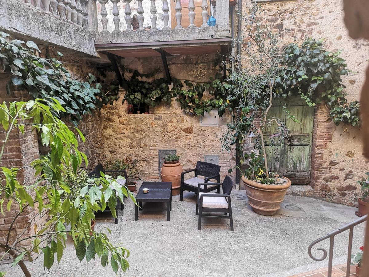 Antico Borgo Di Torri Bed & Breakfast Sovicille Bagian luar foto