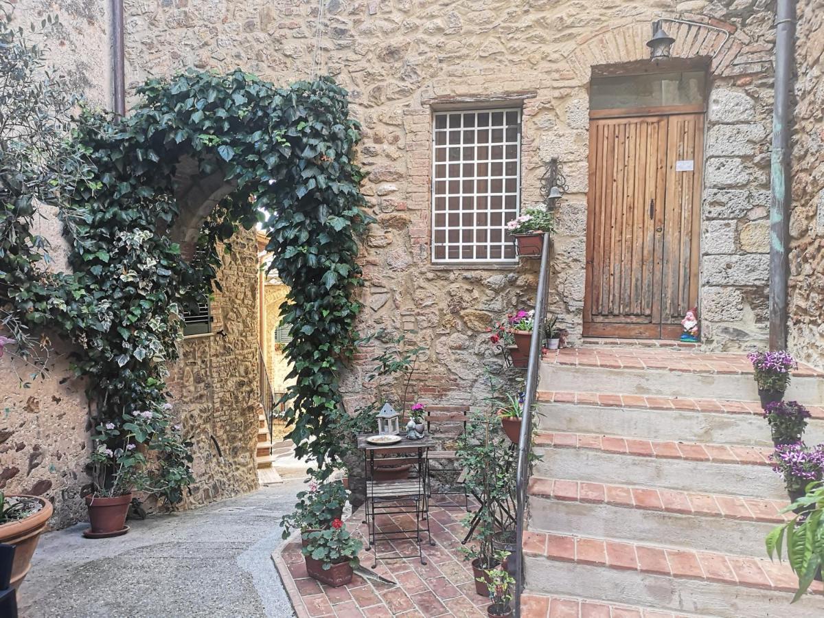 Antico Borgo Di Torri Bed & Breakfast Sovicille Bagian luar foto