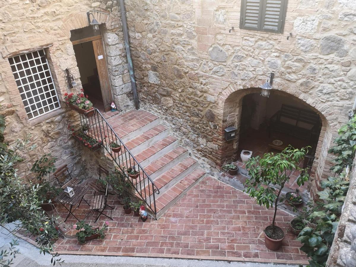 Antico Borgo Di Torri Bed & Breakfast Sovicille Bagian luar foto