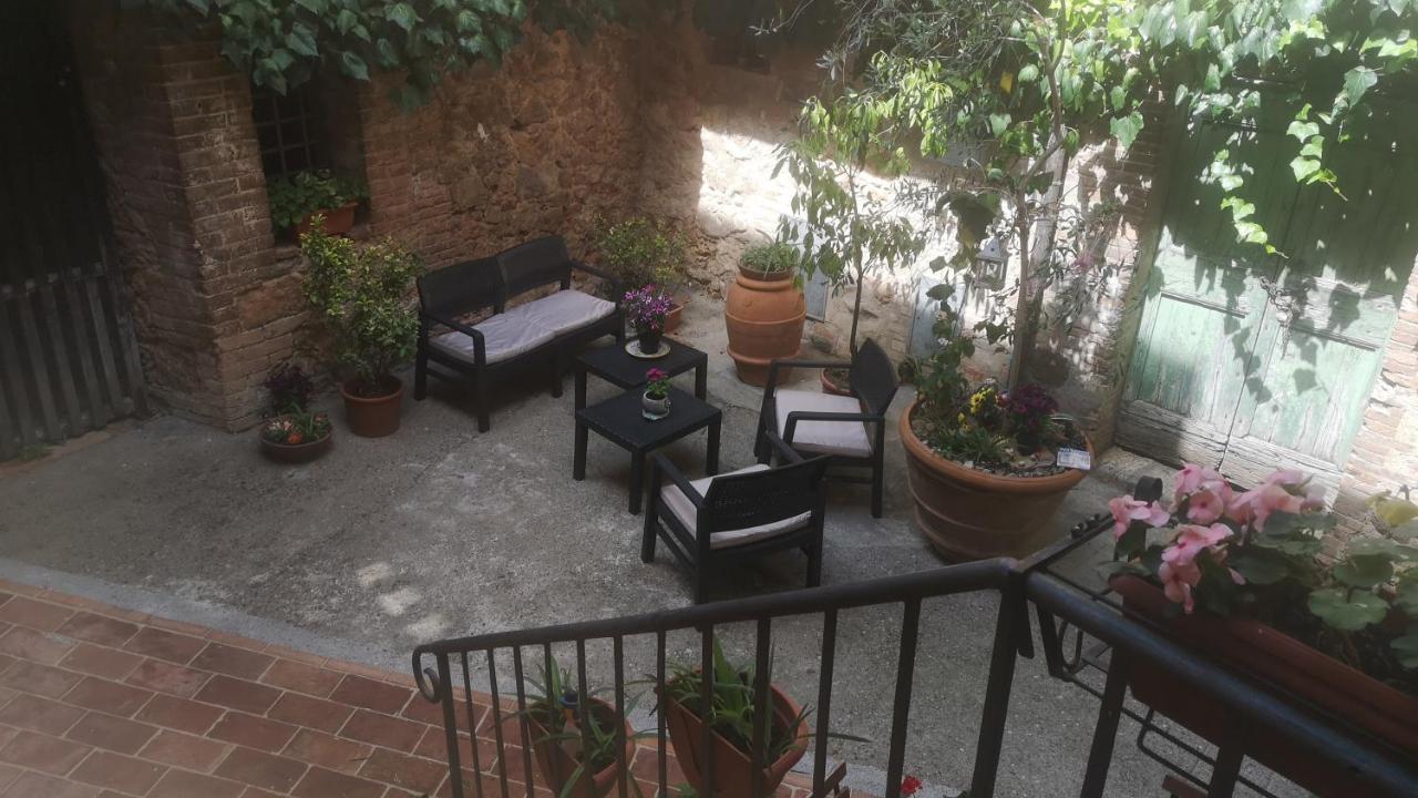 Antico Borgo Di Torri Bed & Breakfast Sovicille Bagian luar foto