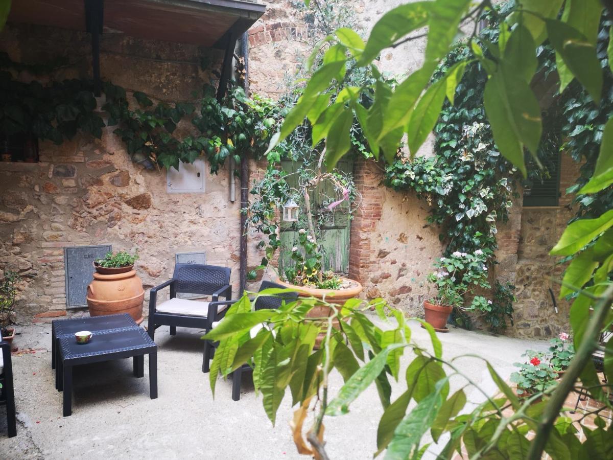 Antico Borgo Di Torri Bed & Breakfast Sovicille Bagian luar foto