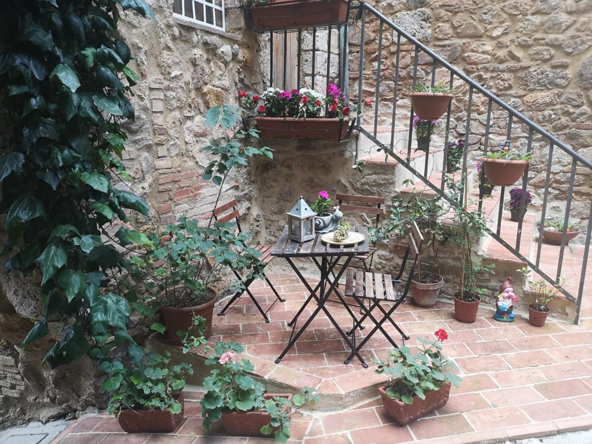 Antico Borgo Di Torri Bed & Breakfast Sovicille Bagian luar foto