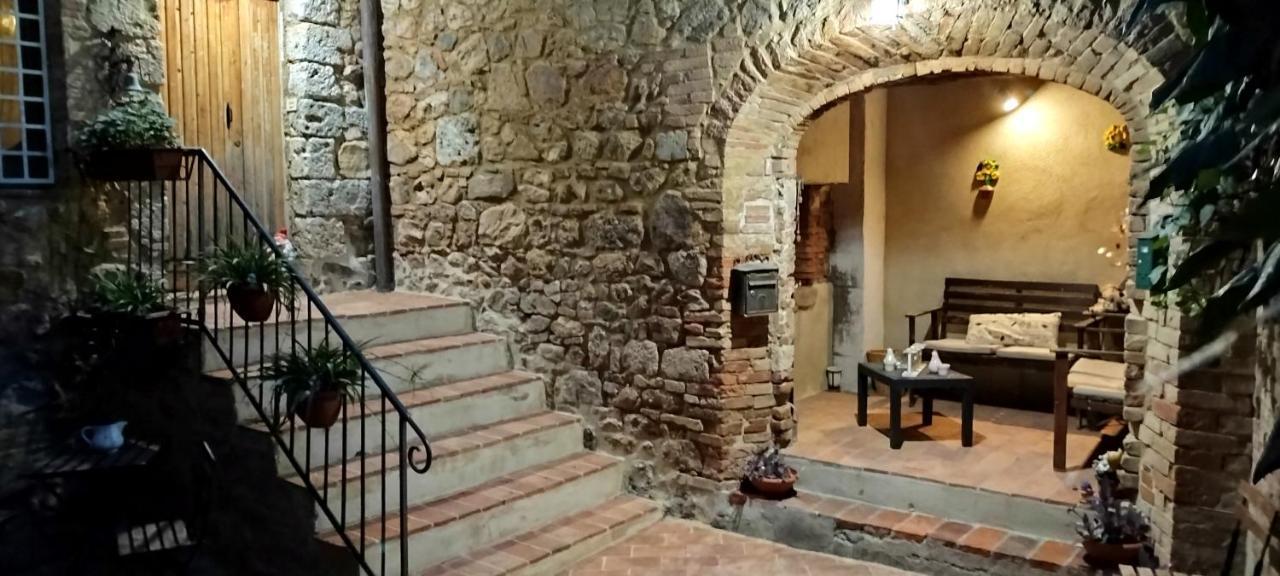 Antico Borgo Di Torri Bed & Breakfast Sovicille Bagian luar foto