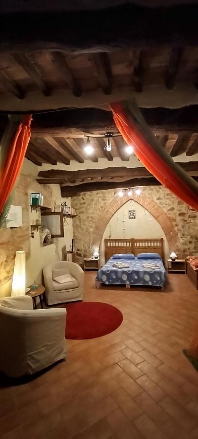 Antico Borgo Di Torri Bed & Breakfast Sovicille Ruang foto