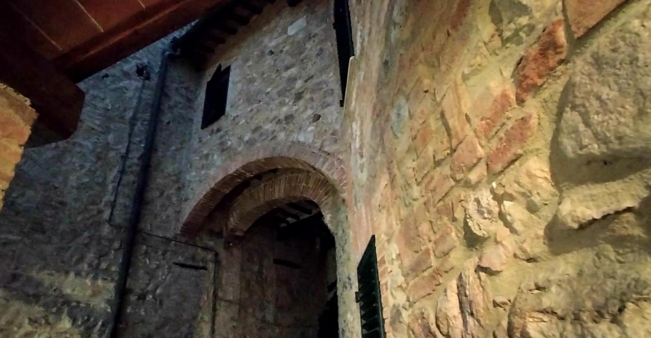 Antico Borgo Di Torri Bed & Breakfast Sovicille Bagian luar foto