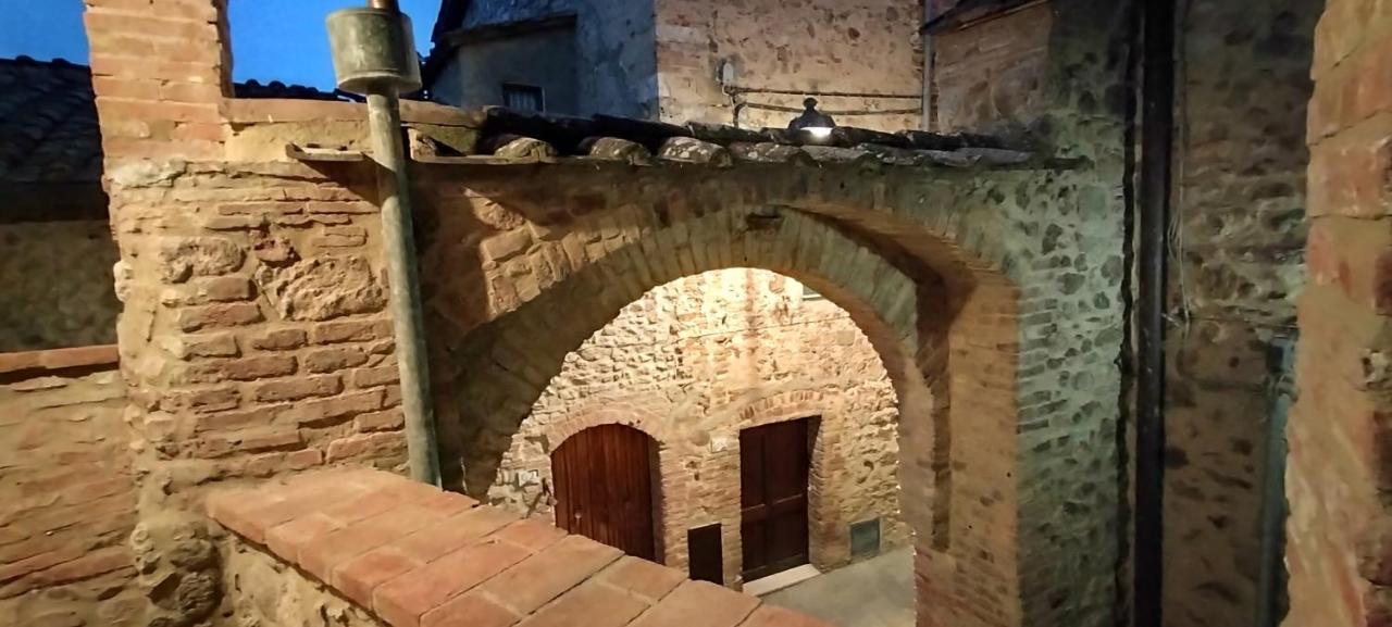 Antico Borgo Di Torri Bed & Breakfast Sovicille Bagian luar foto