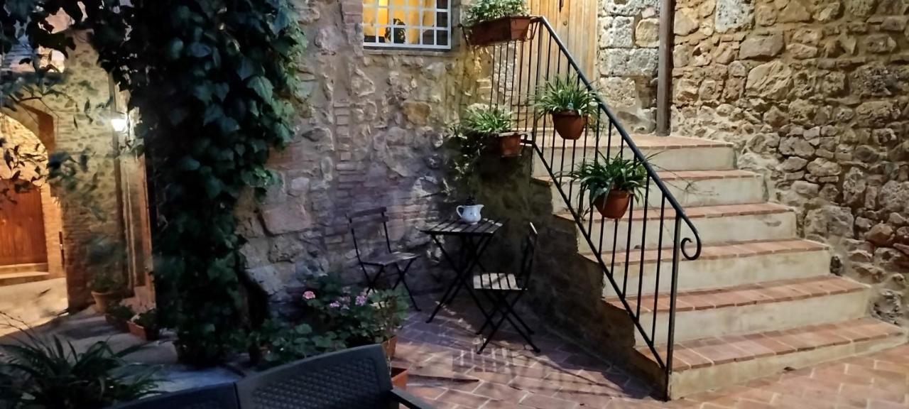 Antico Borgo Di Torri Bed & Breakfast Sovicille Bagian luar foto